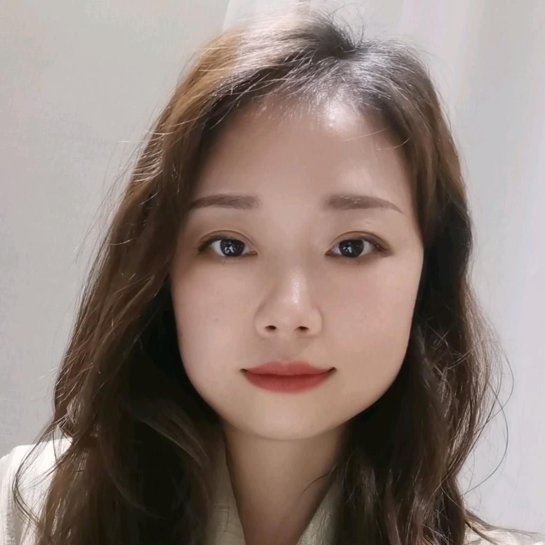 LiLi 李李(童装店主）