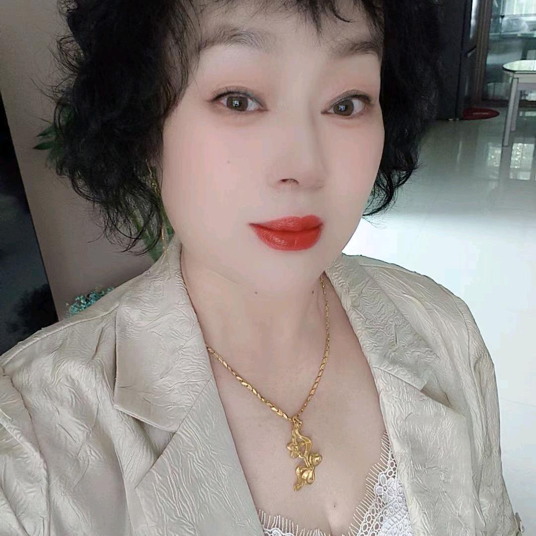 杨学英百货店