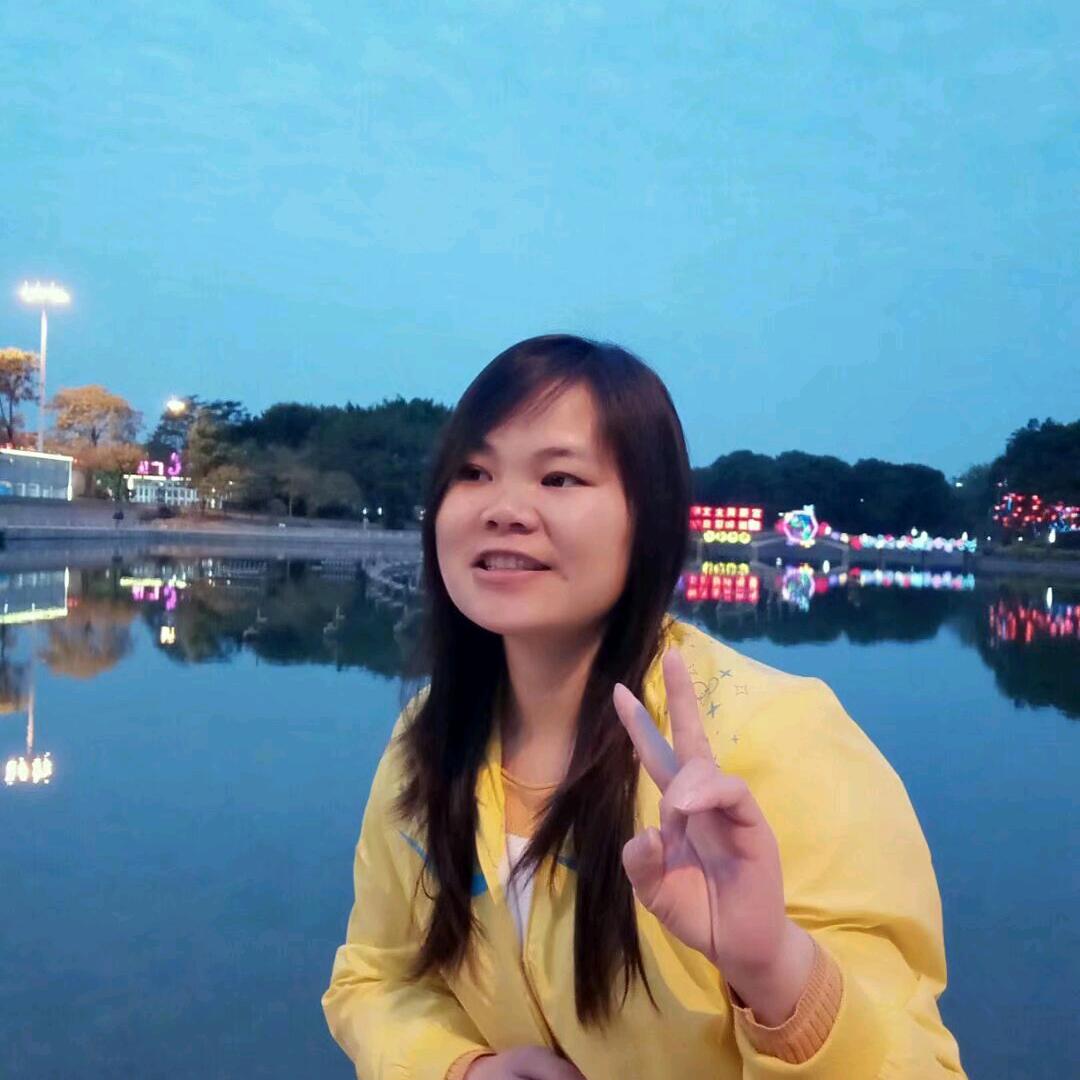 微笑😊勉强得让人心疼