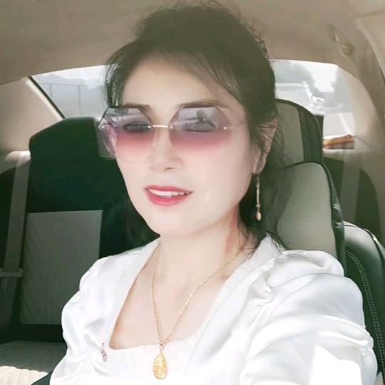 万荣香江二楼[布石]女装413