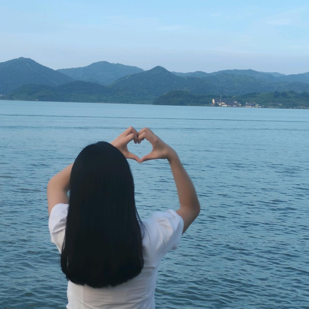 红～