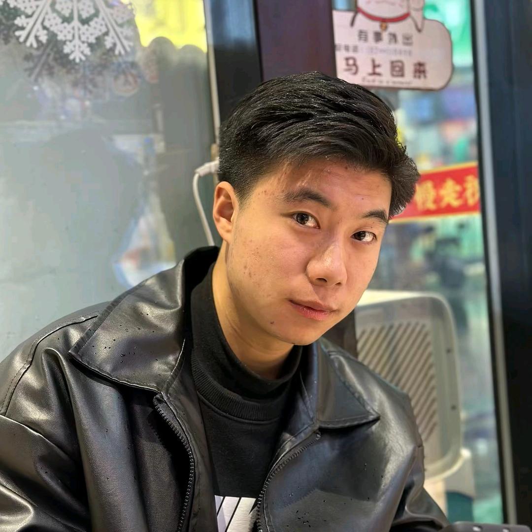 小张不爱笑