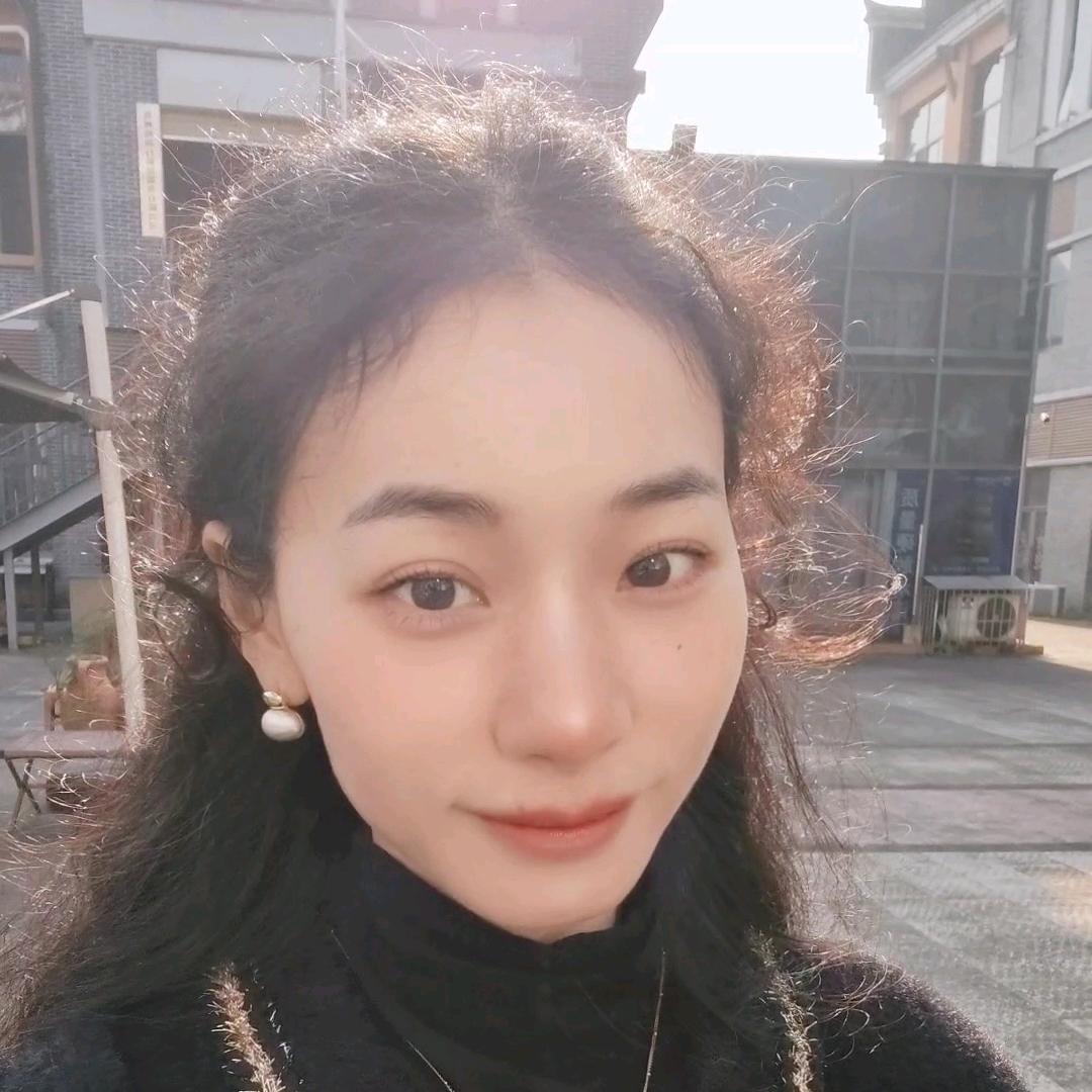 迎着太阳的向日葵