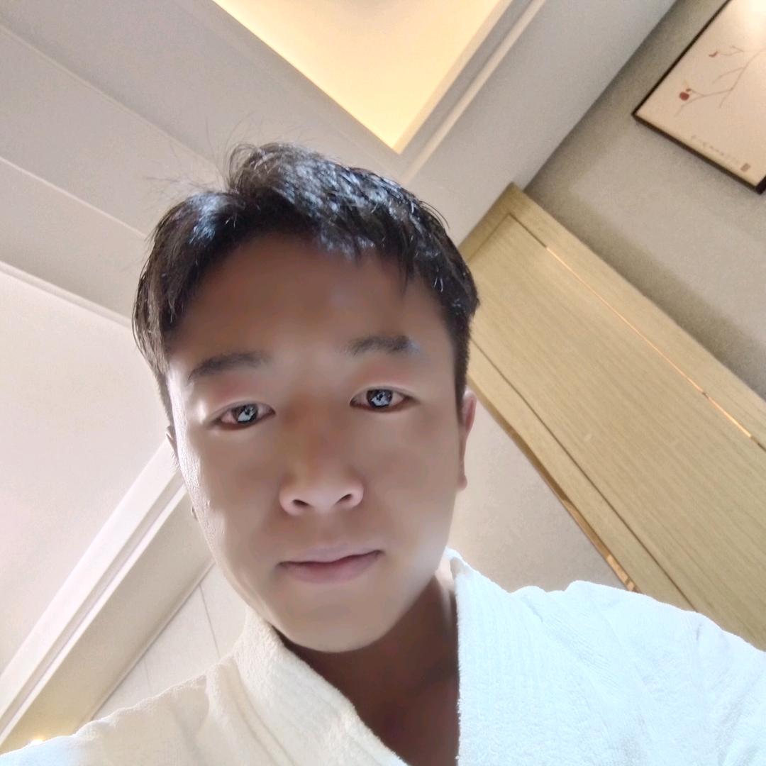 自由的男生，