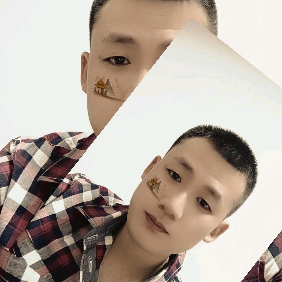 把钱握在手里