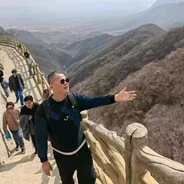 士睿