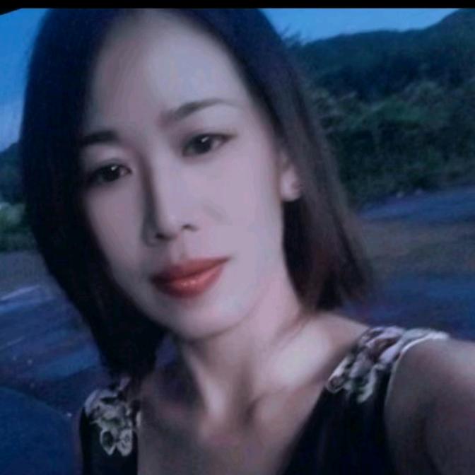 英子