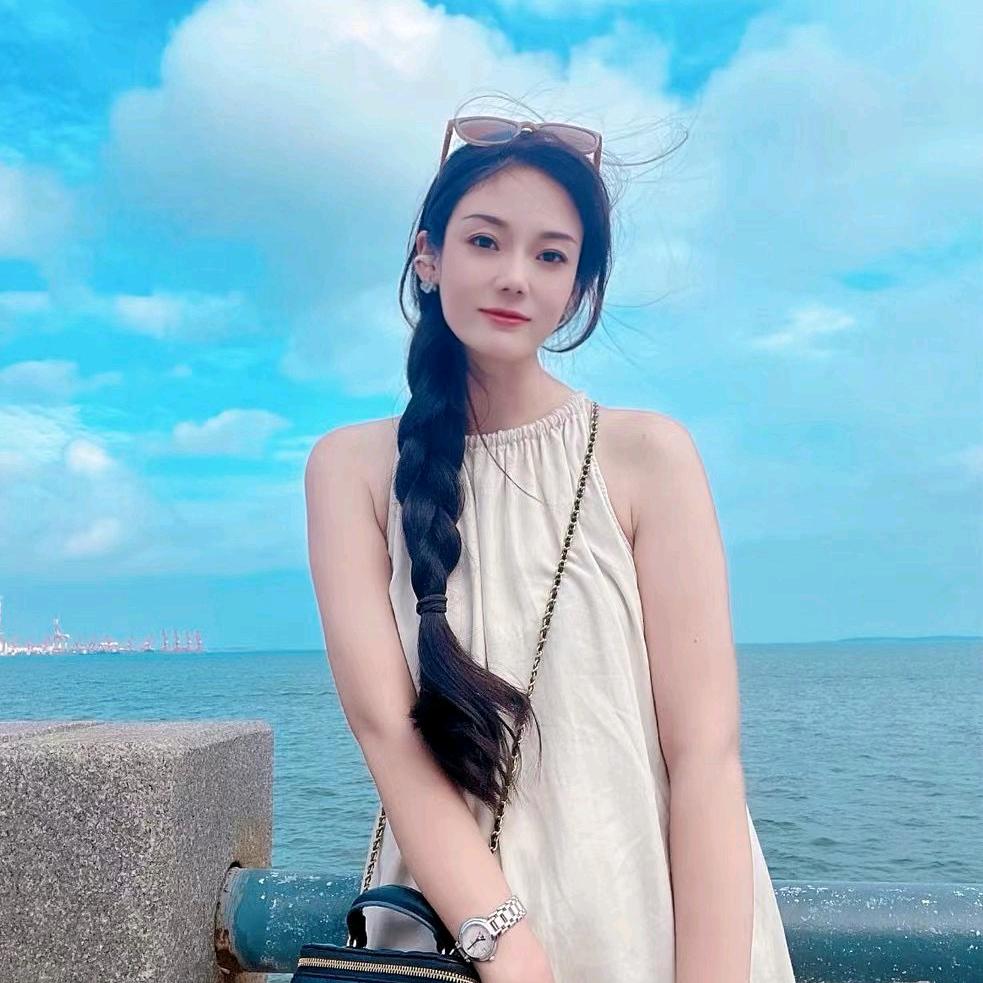 张 小 静