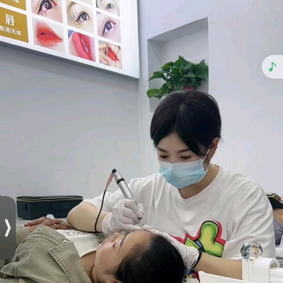 小英-绥阳美纶绣美甲美睫