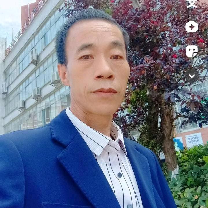 小卫哥𡿨不定时直播