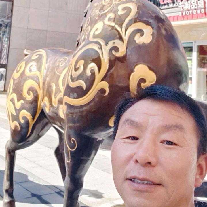 青川画画人唐敬展