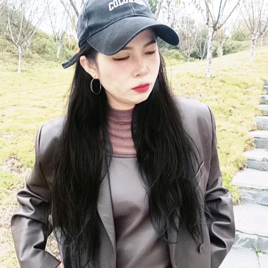 笼子里的小鸟