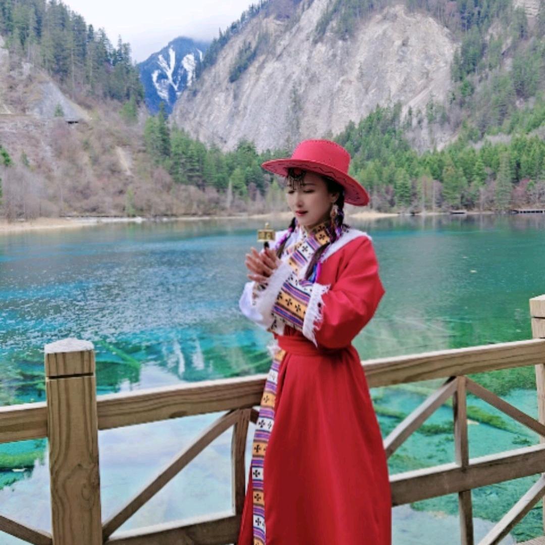青旅假日国际旅行社郑艳