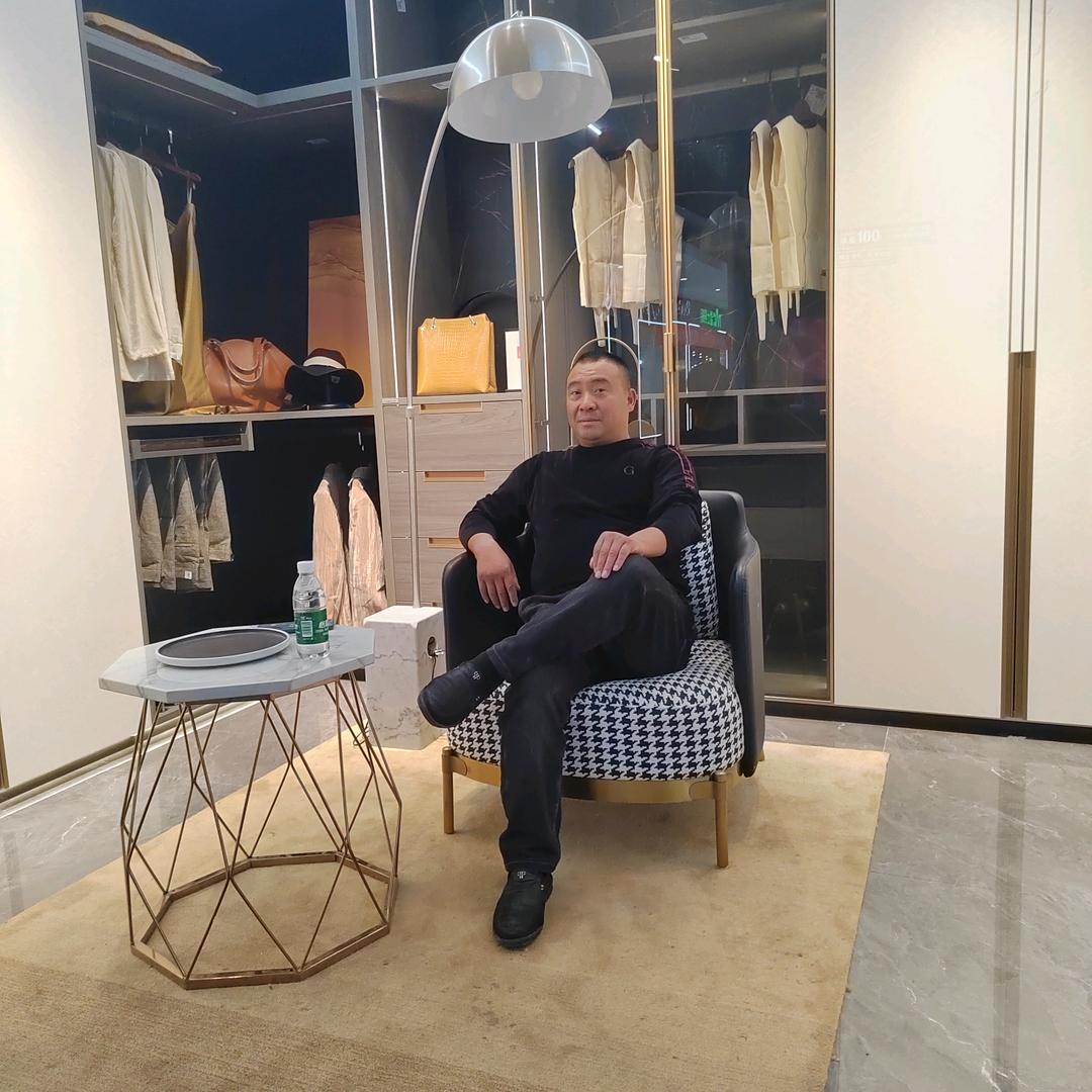 石柱领绣墙布.窗帘