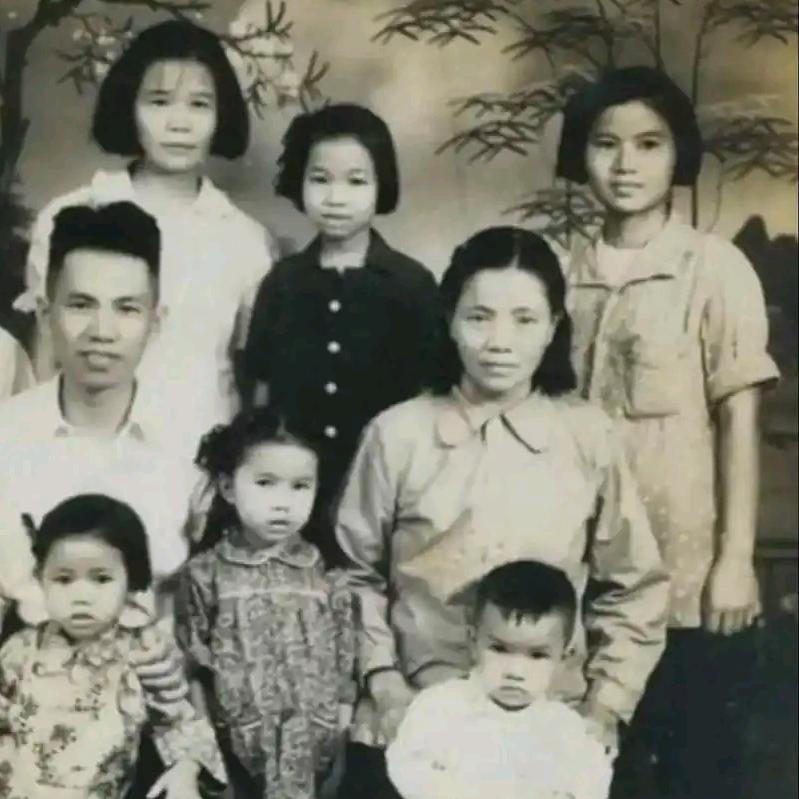 丶相亲相爱一家人