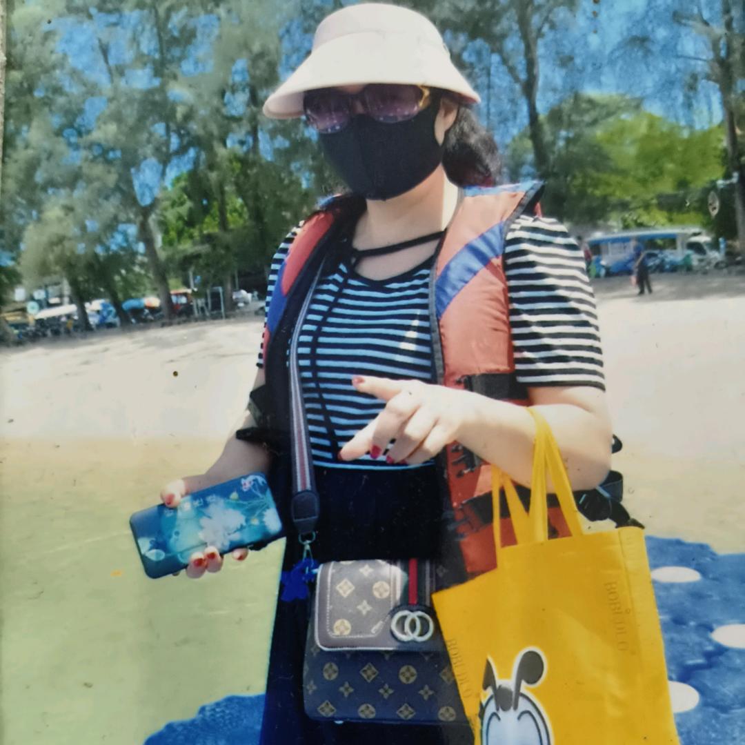 艳艳1