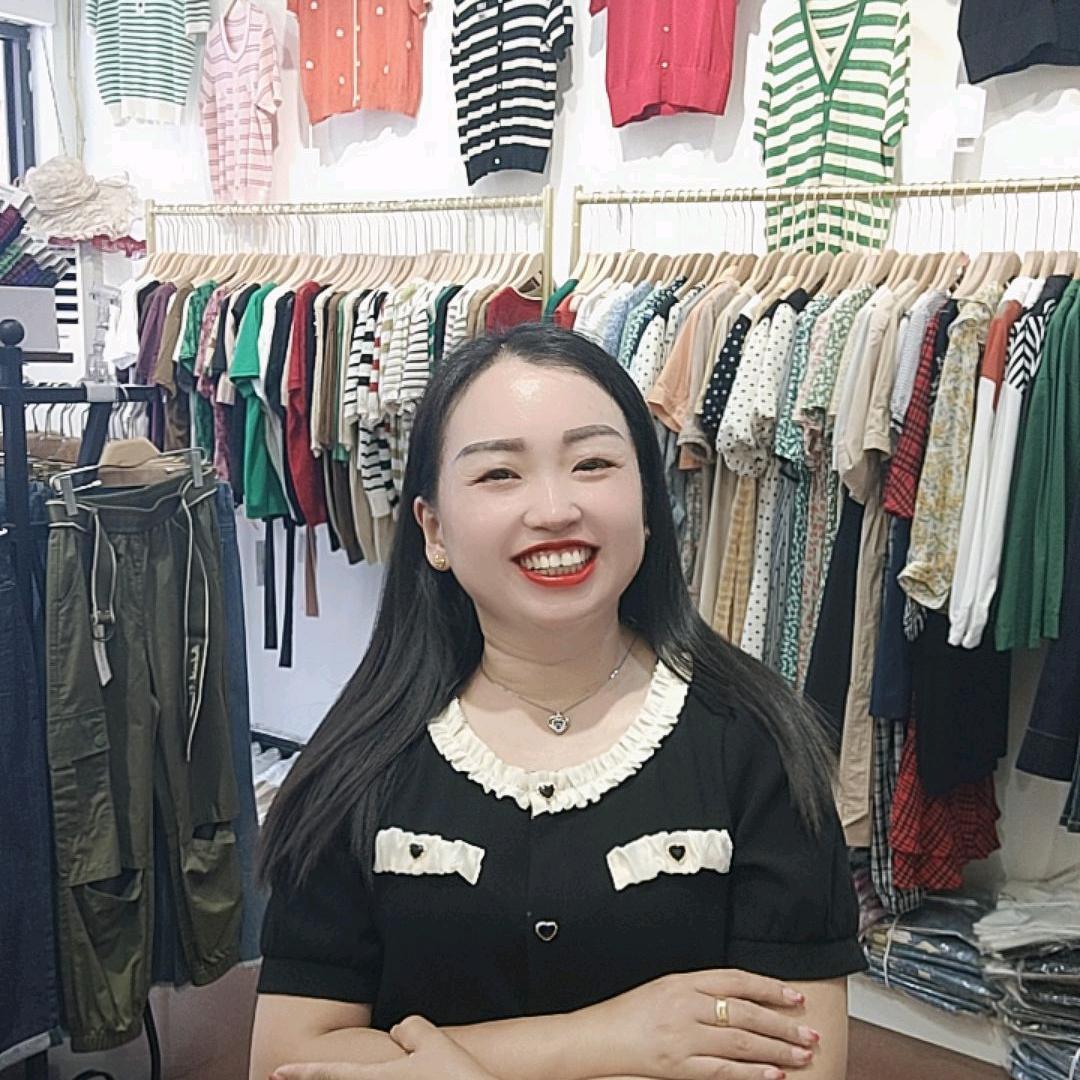 向向服装18：30🎙～开播号在主页