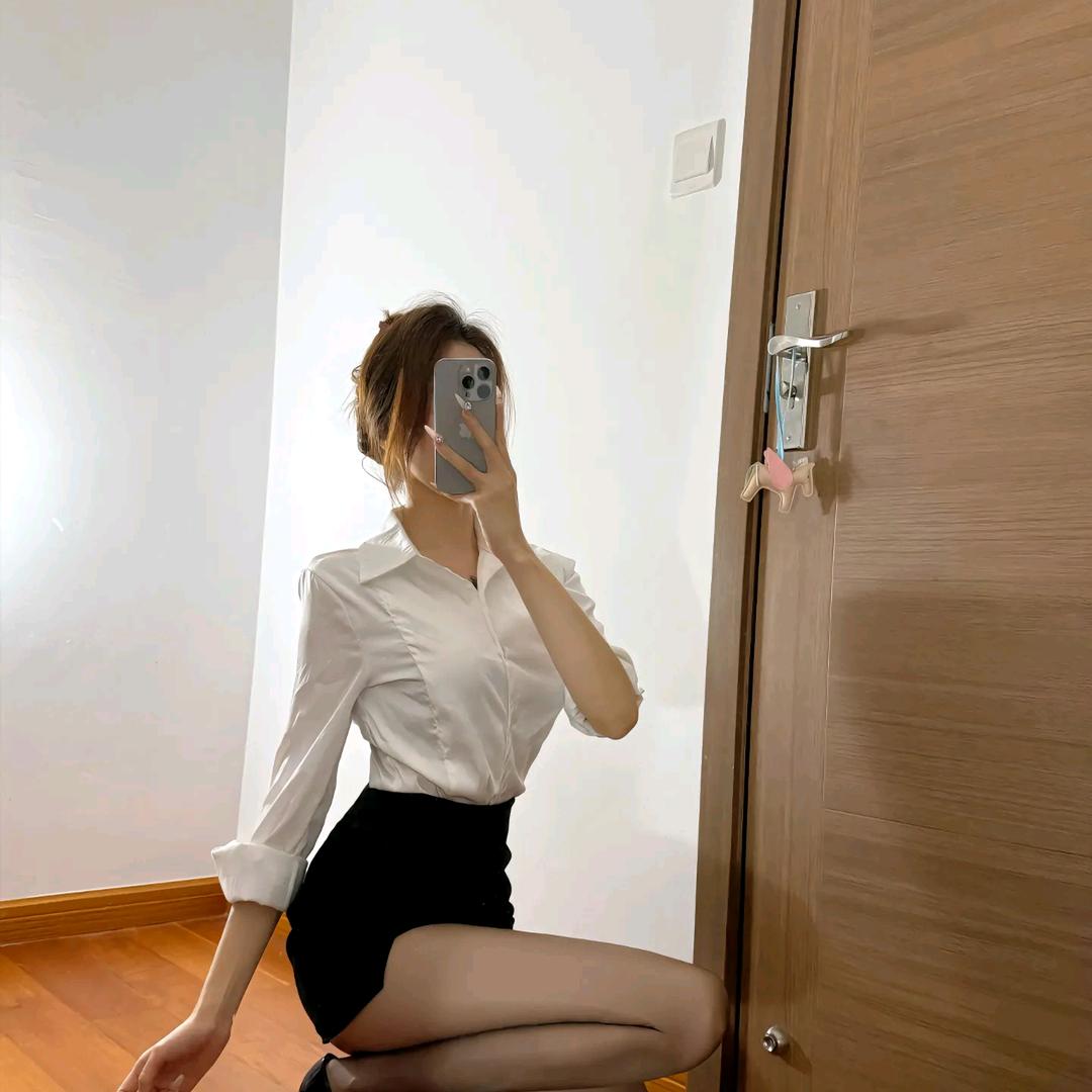 水宝宝吻一