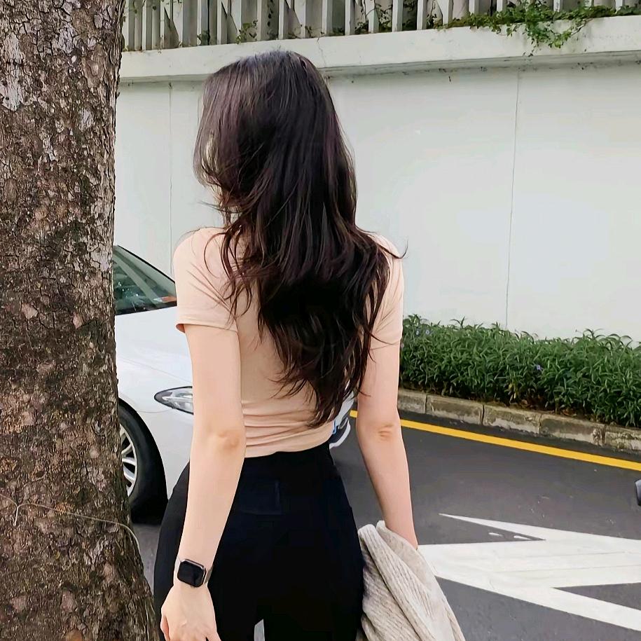 王甜甜.