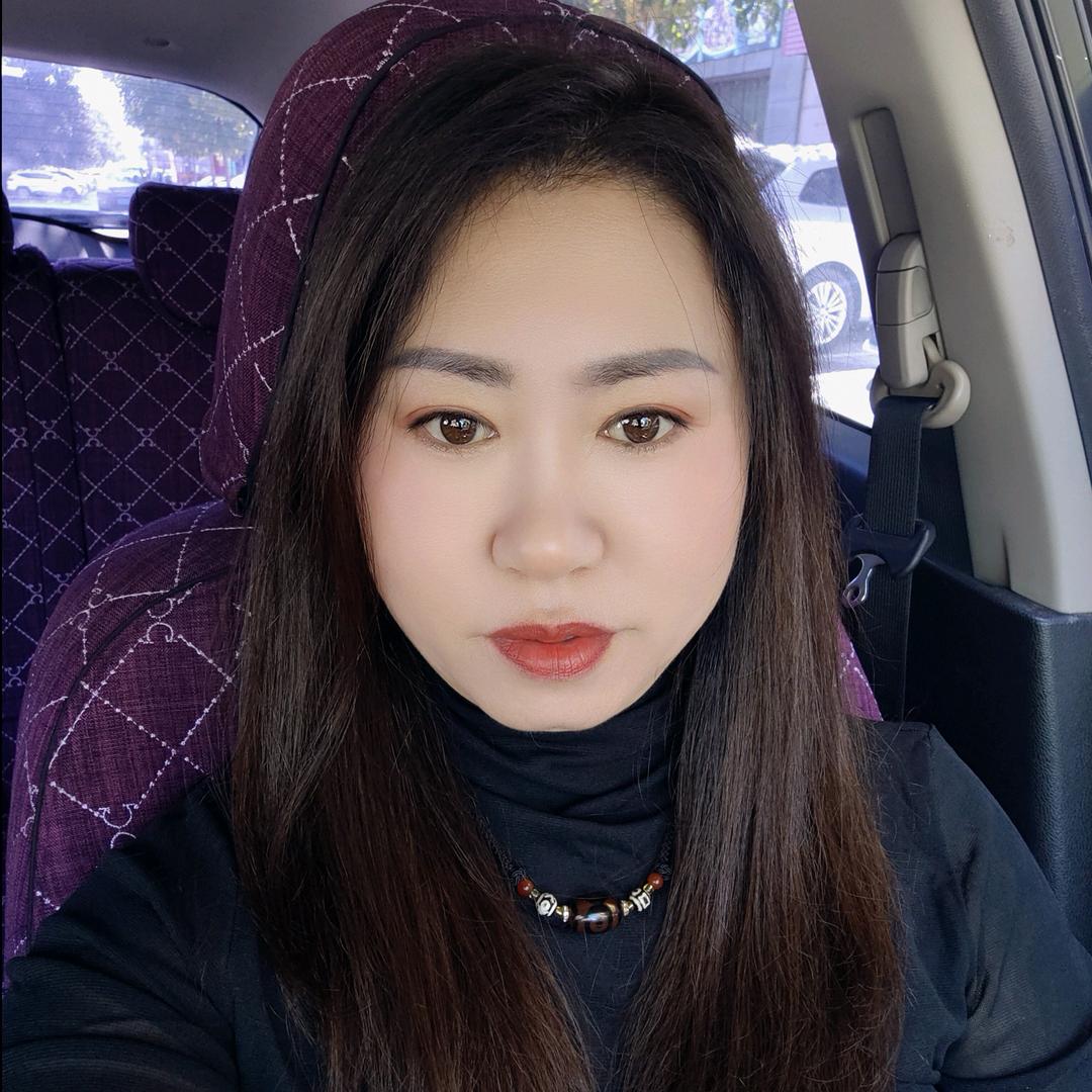 阳光与紫藤的迷藏