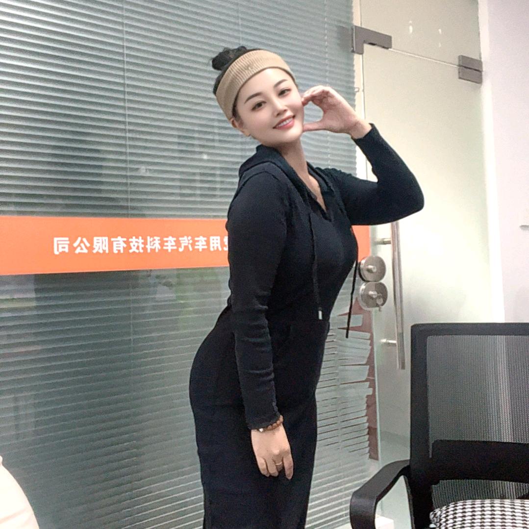 她叫万大妞妞吖😘