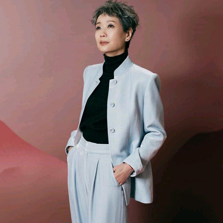奥莱轻奢服装