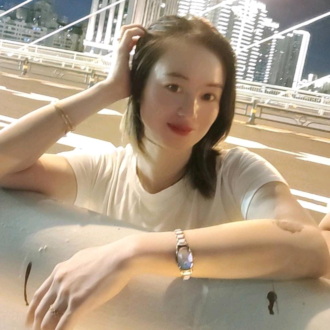 聚意加工厂川妹子