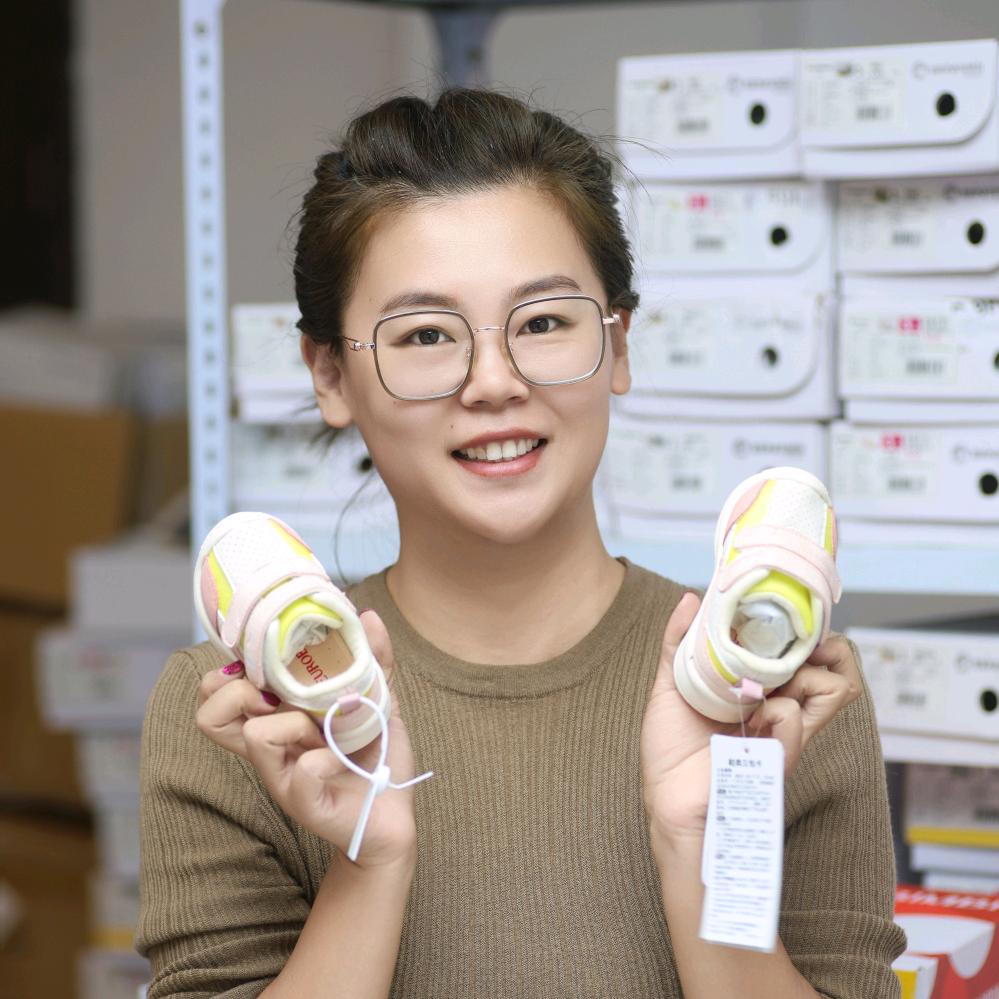 安阳机能鞋小诺姐