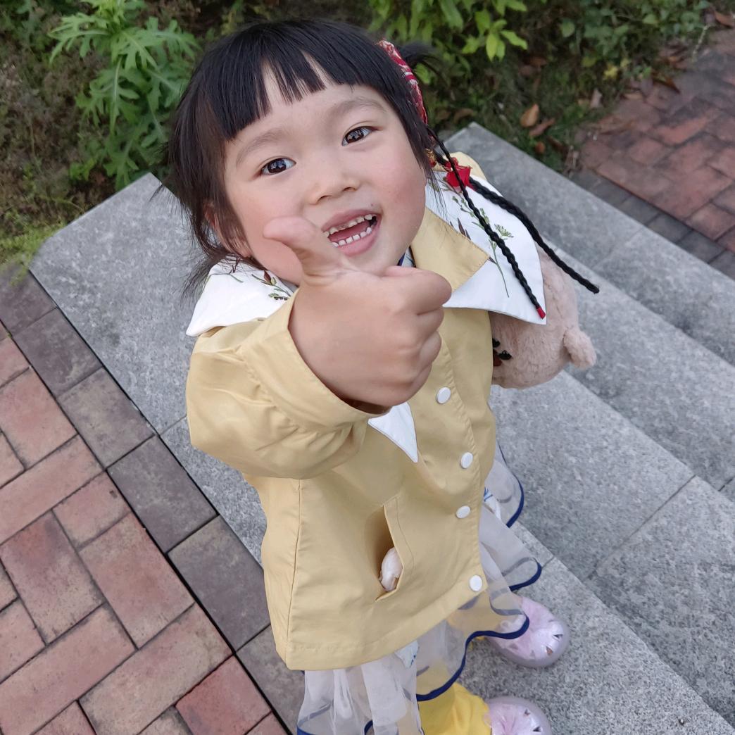 锦玥、芷馨爸爸