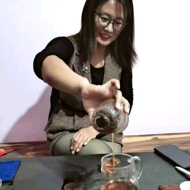 @兰尔没有背景  只有背影