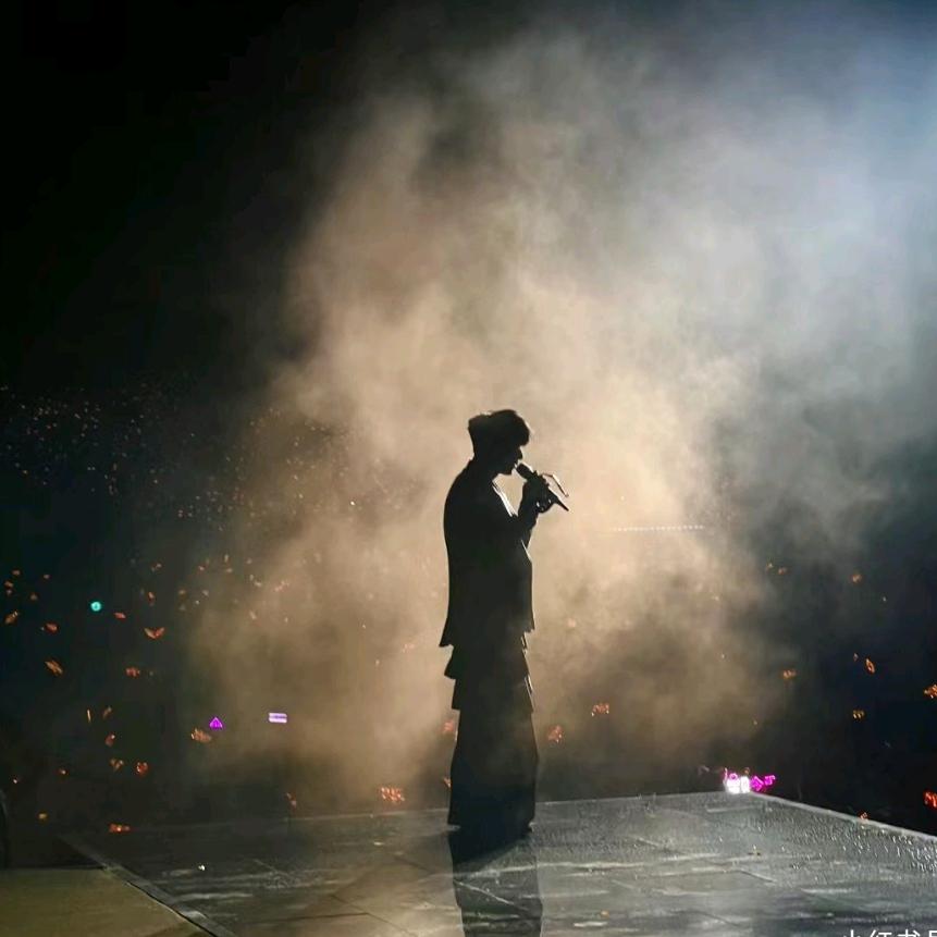 林俊杰的提词器💜JJ20天津金色扣扣