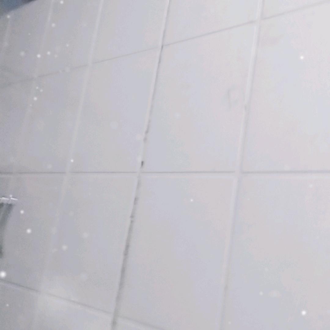 狼要咬断骨头吃掉肉。