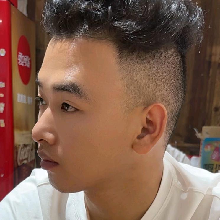 亚伟中高端服装