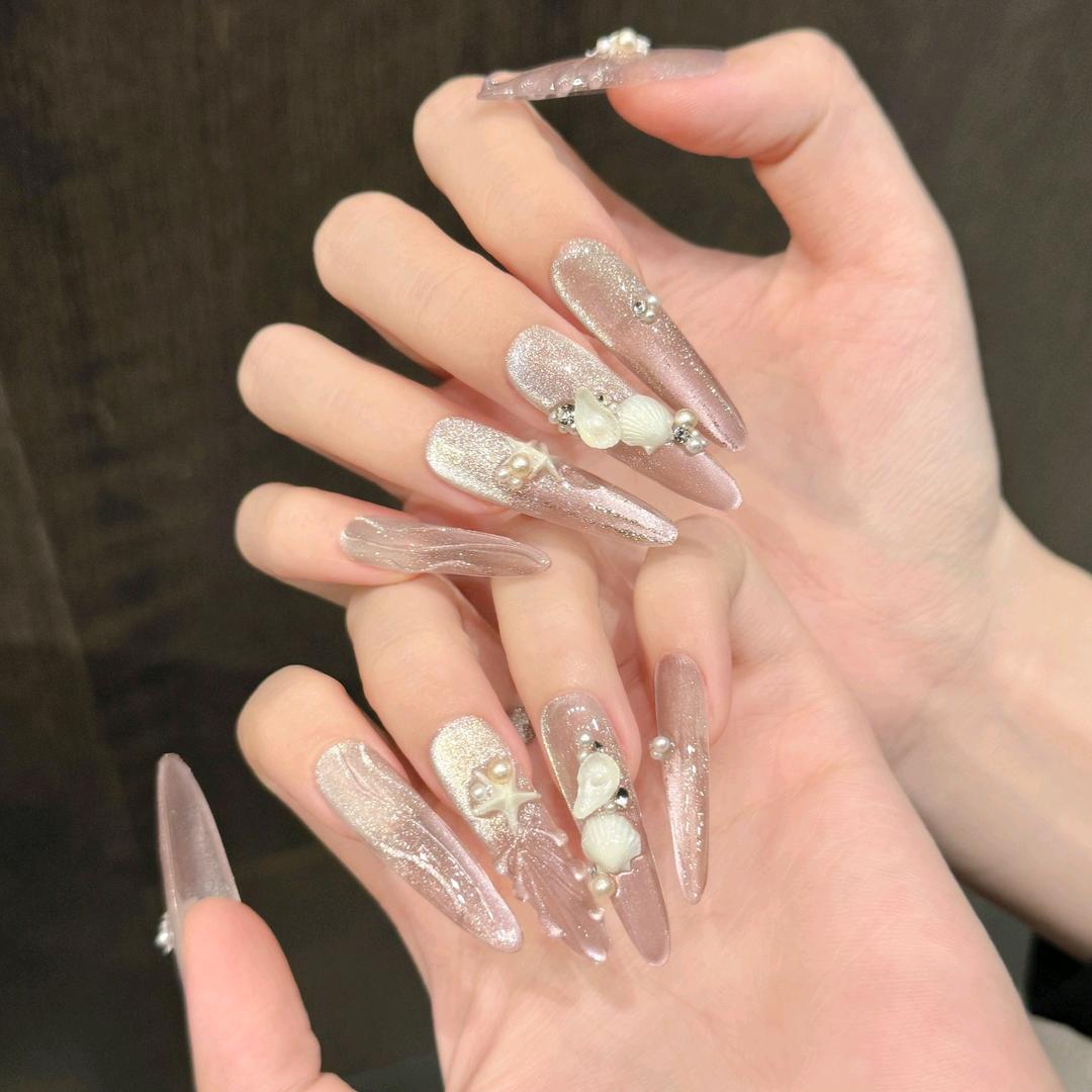 莱娅穿戴甲