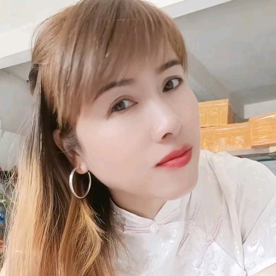 罗女士煮蜜蜂糖包谷鱼料店