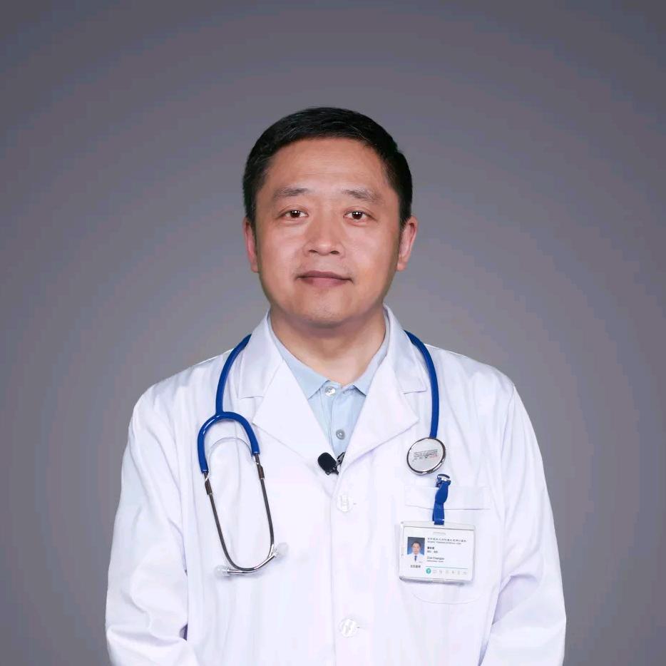 眼科医生翟长斌