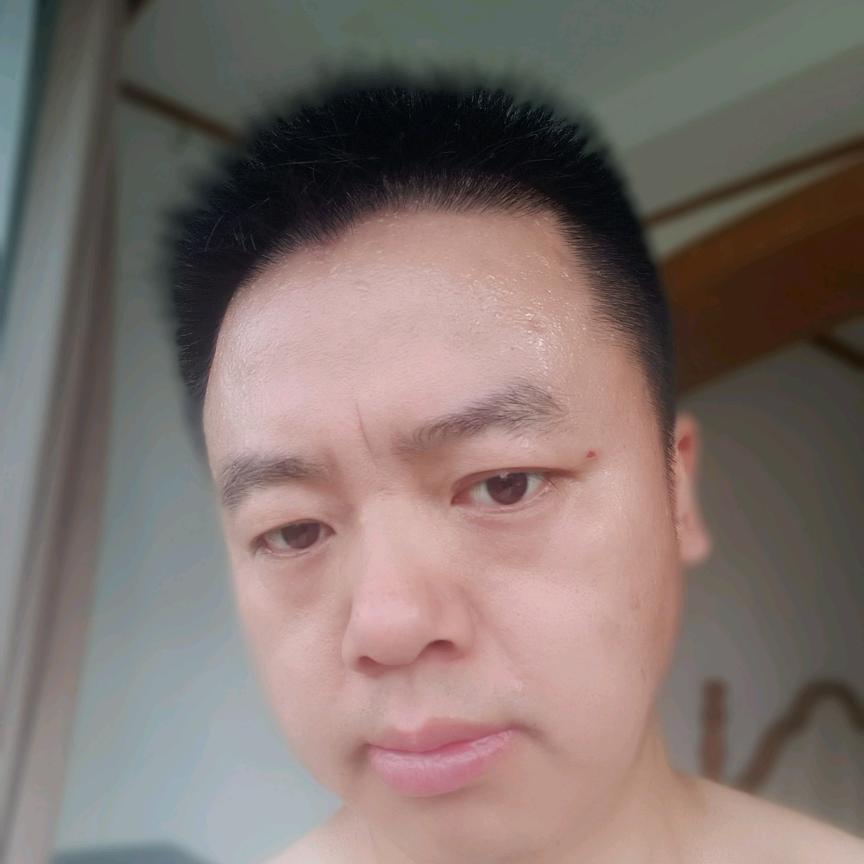 爱健身的广告小哥