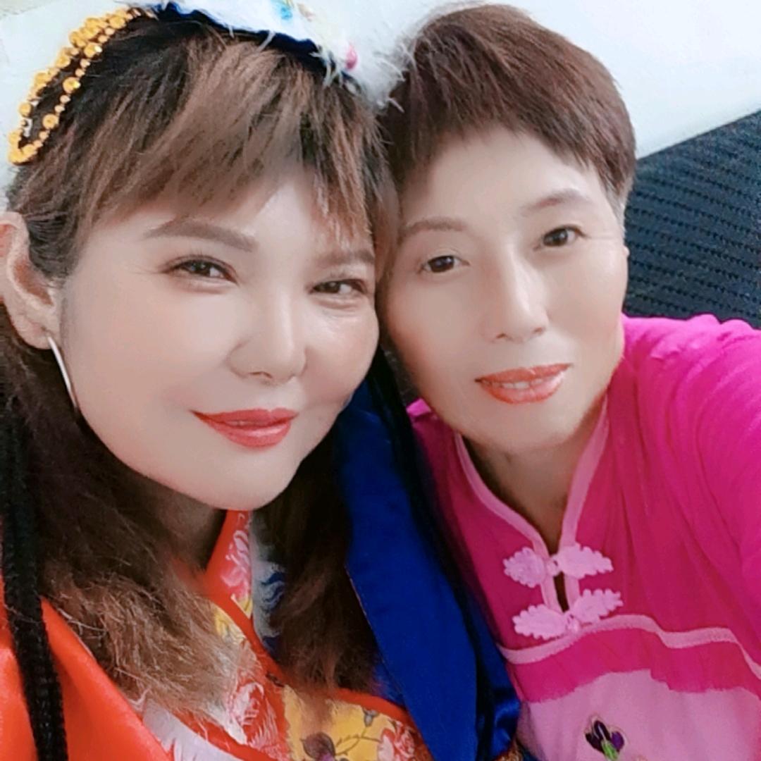 疯子秀涛姐（晚上七点四十开播）