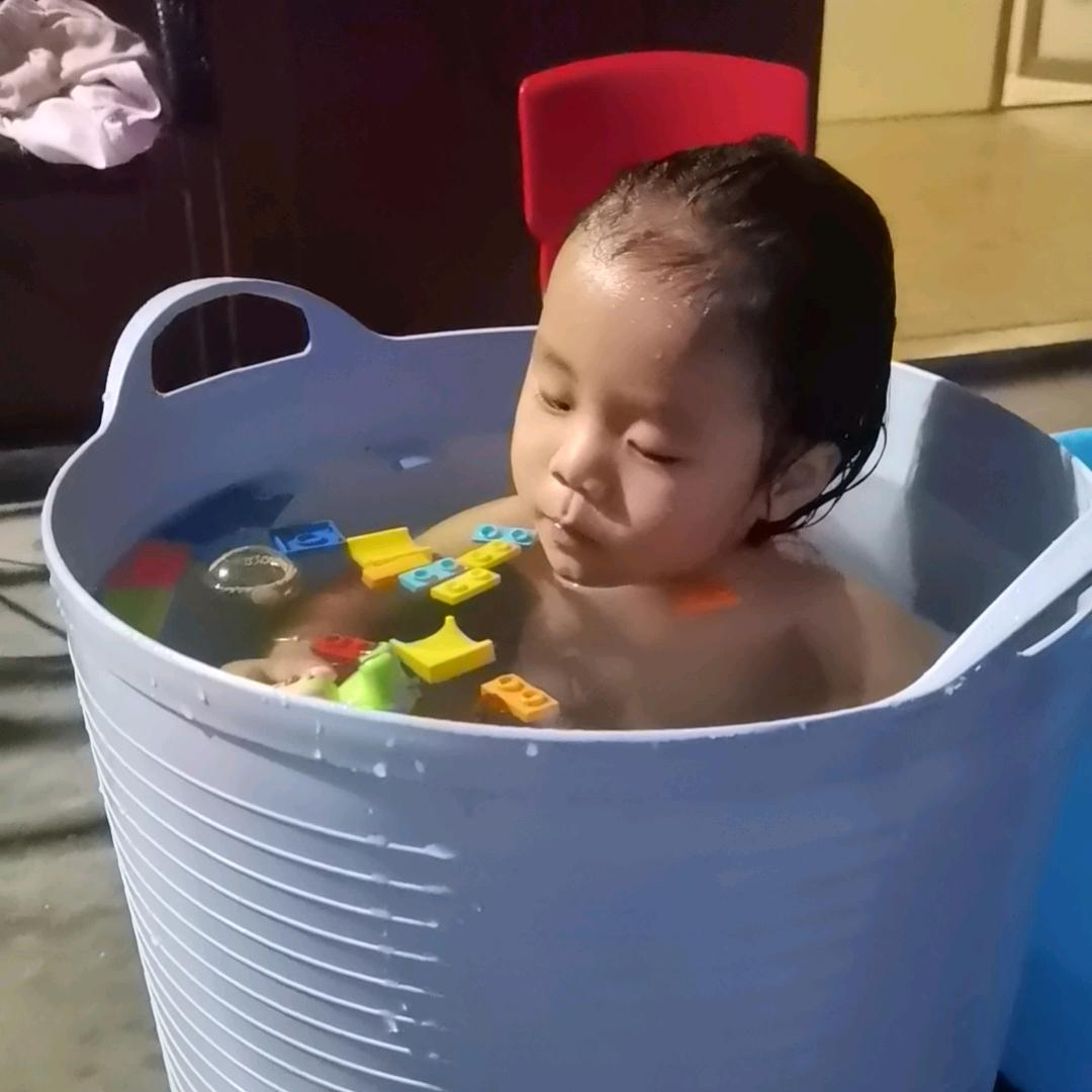 富婆爱上离婚99次的我