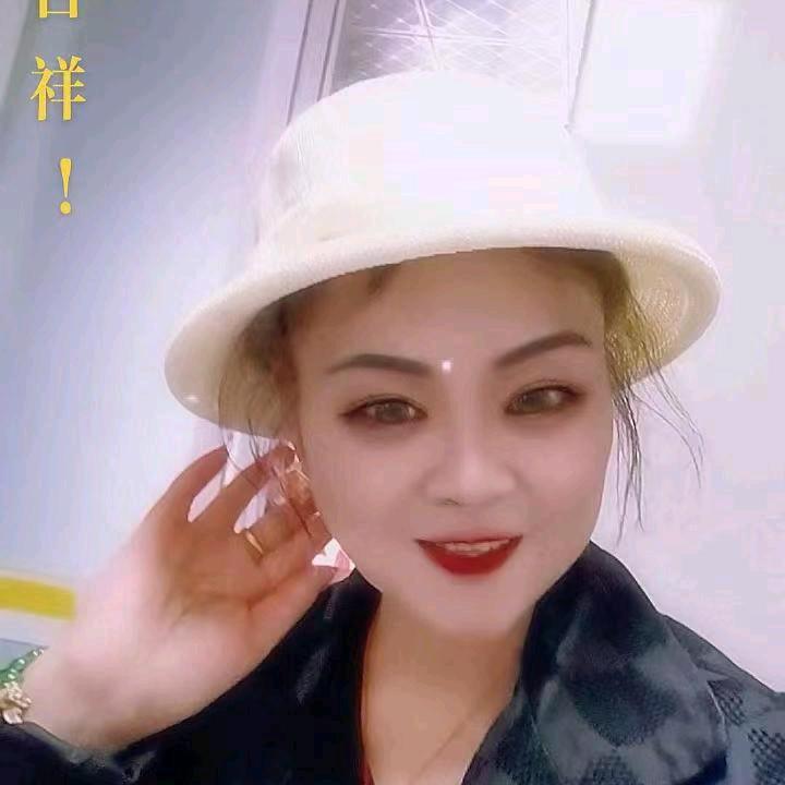 姚霞