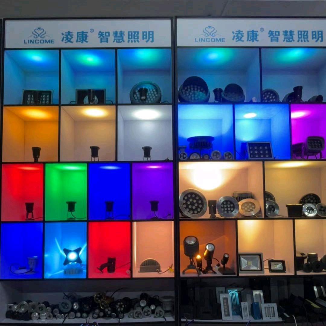 户外亮化太阳能路灯厂家直销