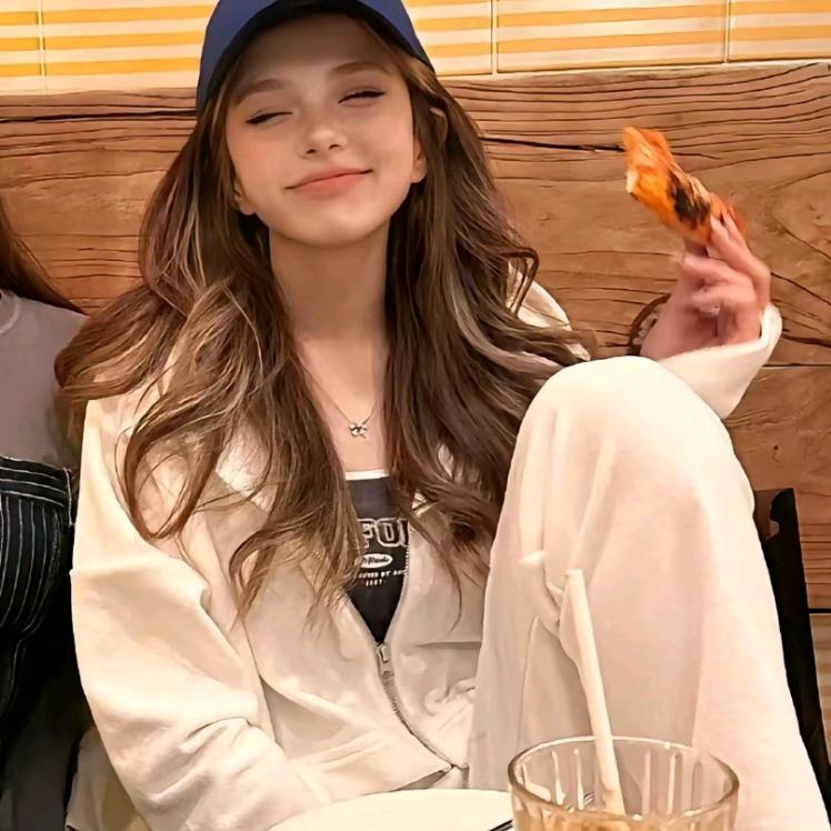 𝙃𝙁𝙃𝙒-𝙔