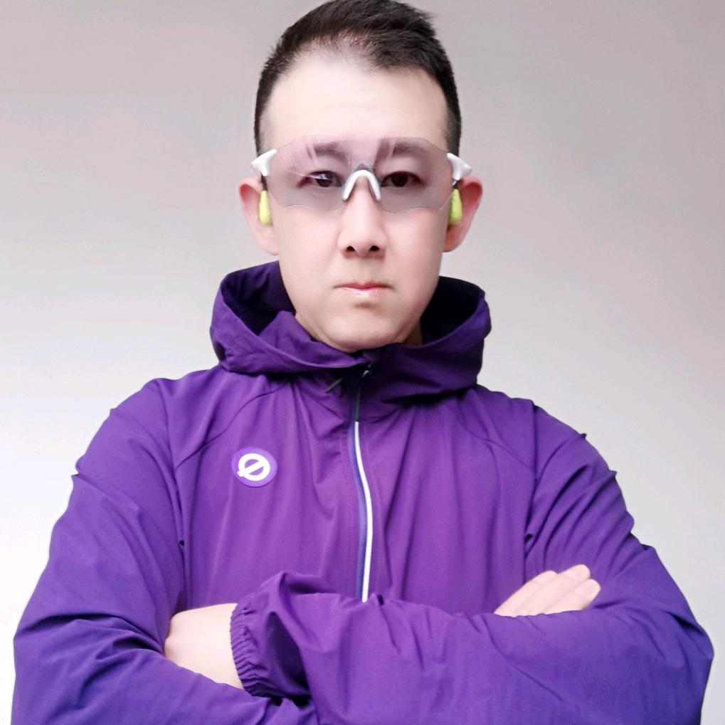 奔跑的老梅