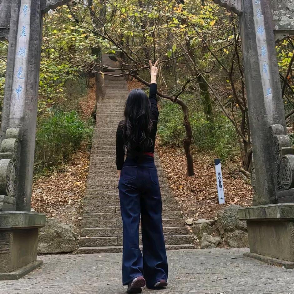 马  倩