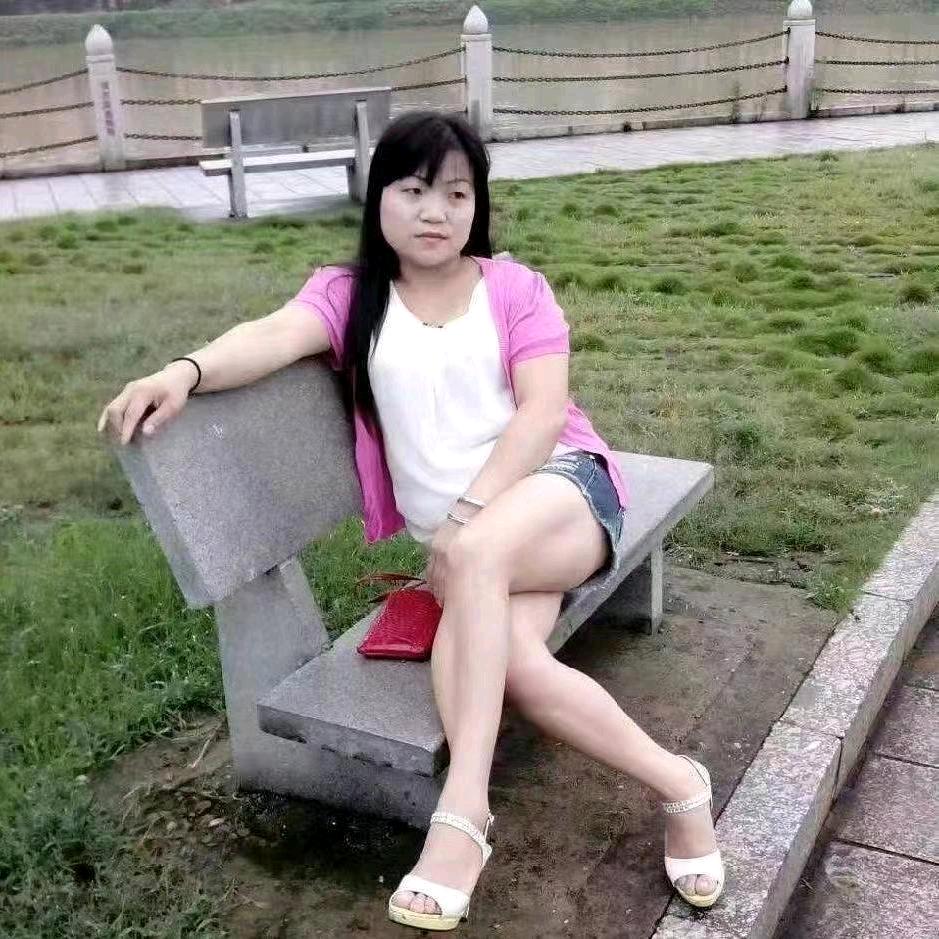 佘诗曼，女人不易。且行且珍惜。