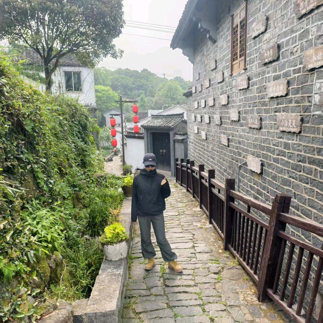 @J。
