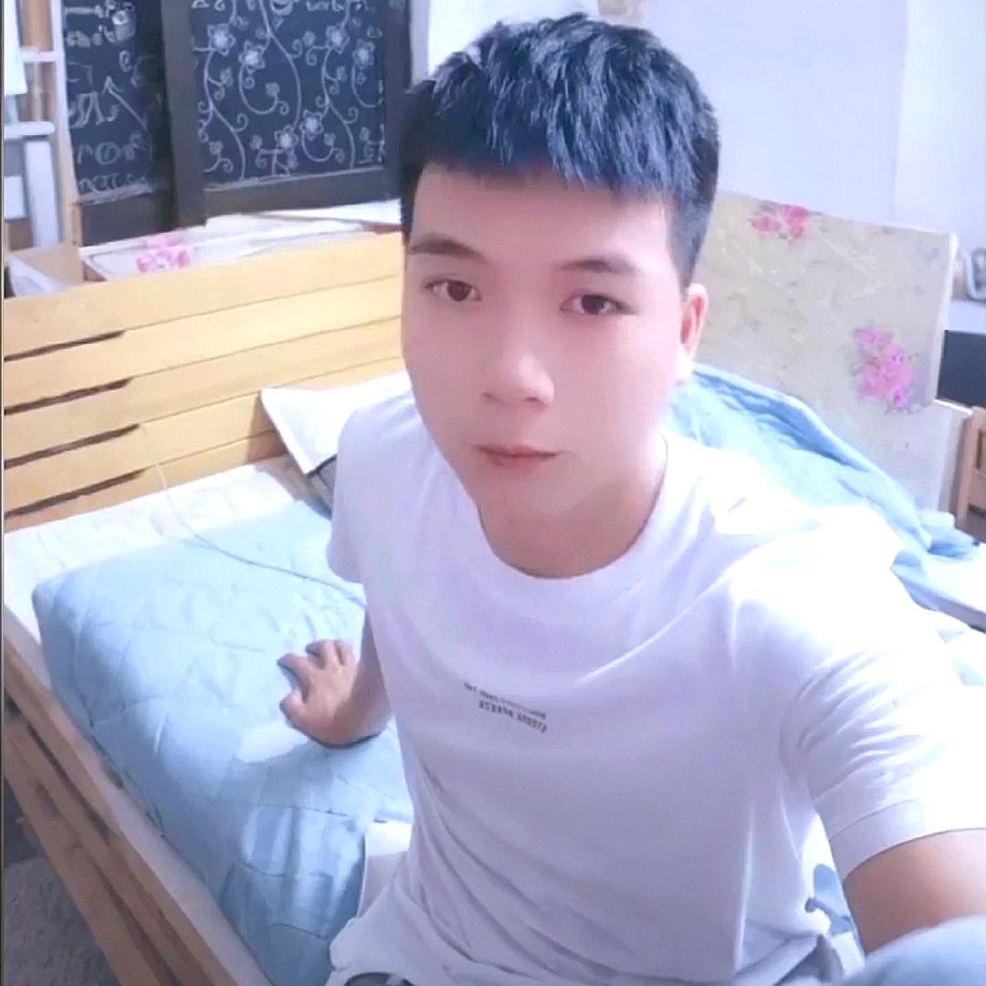 ℋღ᭄阿成🍒᭄💞࿐