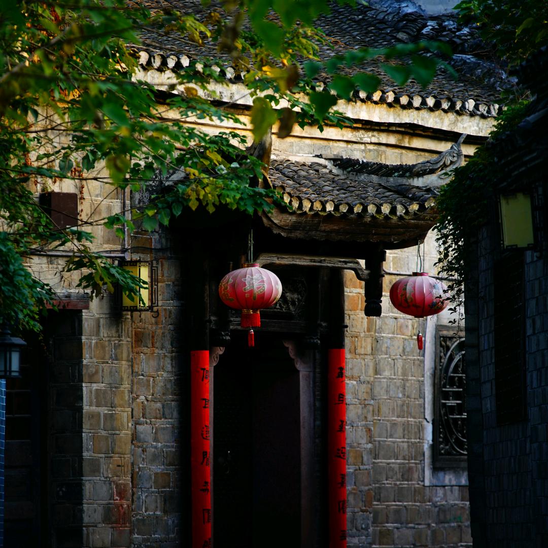 万花丛中一点黑