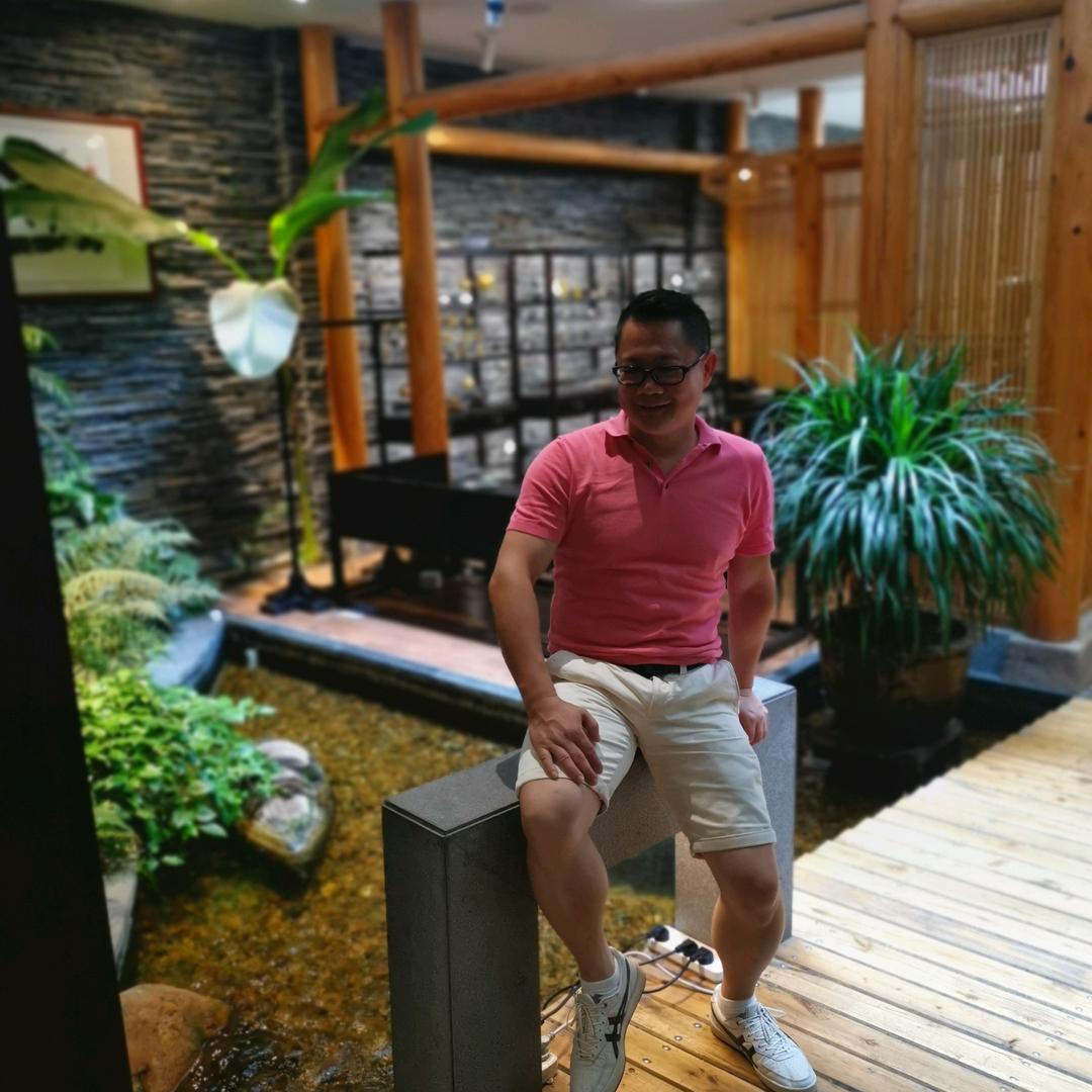 广州荣耀服装服饰