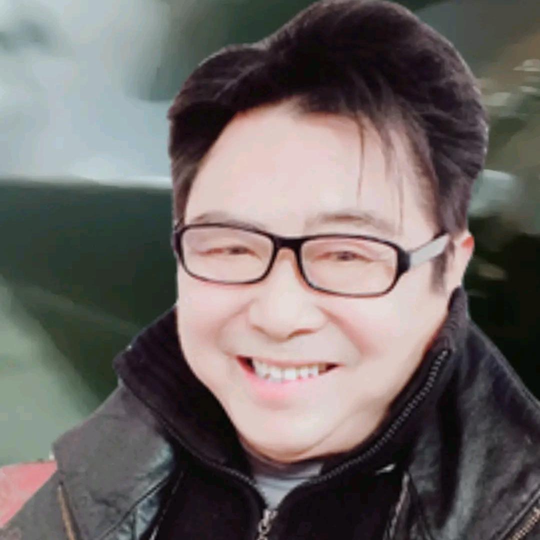 独臂守村人